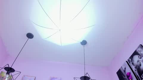 Megann Noa  online show from 10.03.25