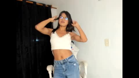 Snapshot of meganthompsonn chatting on 05.20.26 Megan online show from 05.20.26