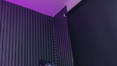 Snapshot of meganwolf1_ chatting on 06.17.26 Megan online show from 06.17.26