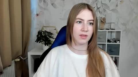 Snapshot of meganx_candy chatting on 04.28.26 Megan online show from 04.28.26