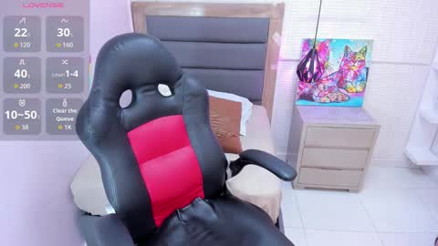 M E G A N  online show from 10.24.25