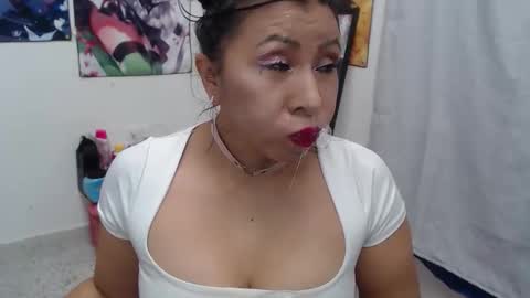 Snapshot of megara_love chatting on 04.25.26 megara_love online show from 04.25.26