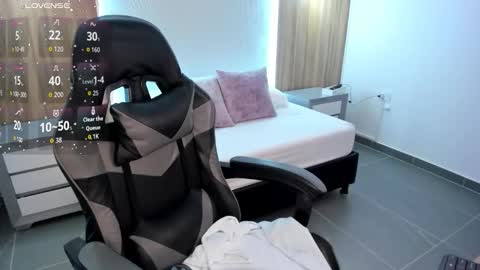 M E G A R A  online show from 10.18.25