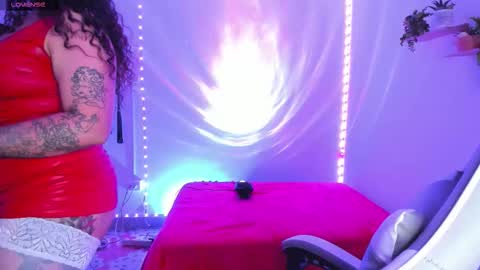 Snapshot of meggan_millerr chatting on 10.03.25 online show from 10.03.25