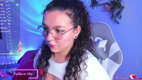 Snapshot of meggan_millerr chatting on 10.04.25 online show from 10.04.25