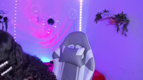 Snapshot of meggan_millerr chatting on 10.30.25 online show from 10.30.25