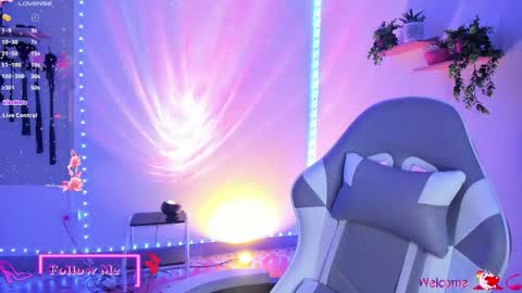 Snapshot of meggan_millerr chatting on 11.11.25 online show from 11.11.25