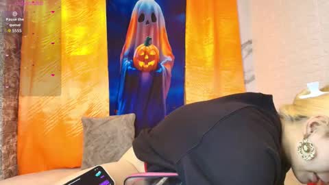 megganfoxy online show from 10.20.25