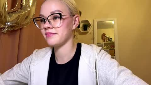 Mia online show from 04.09.26