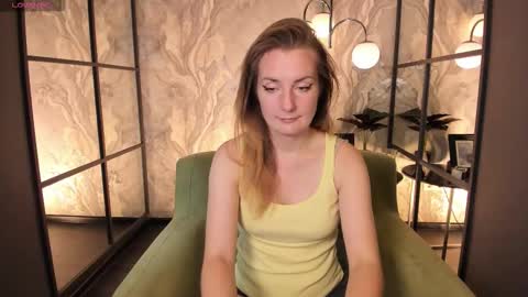 Snapshot of meggysun chatting on 09.19.25 Meggy online show from 09.19.25