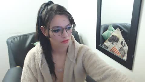 Snapshot of meghan_cherrys chatting on 02.05.25 meghan online show from 02.05.25