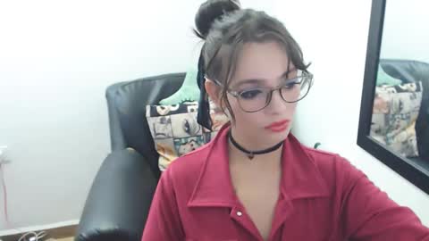 Snapshot of meghan_cherrys chatting on 03.04.25 meghan online show from 03.04.25