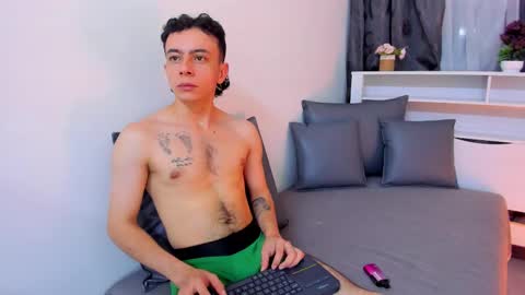 Snapshot of meghan_loghan chatting on 03.10.25 Megan and logan online show from 03.10.25