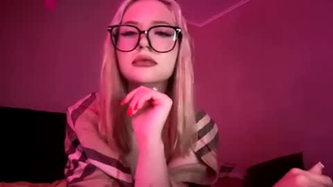 Snapshot of megtabbaa chatting on 06.20.26 Sophie online show from 06.20.26