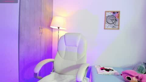 Snapshot of megumi_ann chatting on 10.27.25 Ann online show from 10.27.25