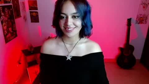 Snapshot of mei04_ chatting on 01.08.25 Melissa online show from 01.08.25