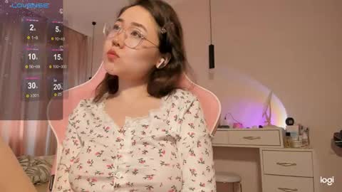 Snapshot of mei_kitahara chatting on 04.23.26 Mei online show from 04.23.26