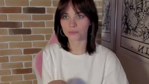 Snapshot of mekepo chatting on 10.26.25 Katie Payne online show from 10.26.25