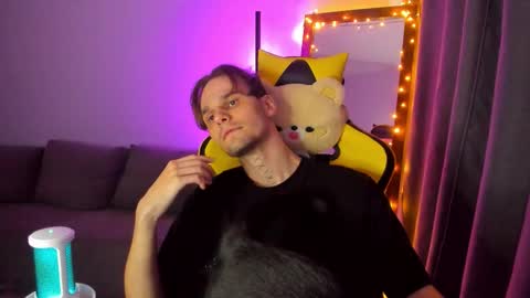 Snapshot of mel_kallen chatting on 09.22.25 MelKallen online show from 09.22.25