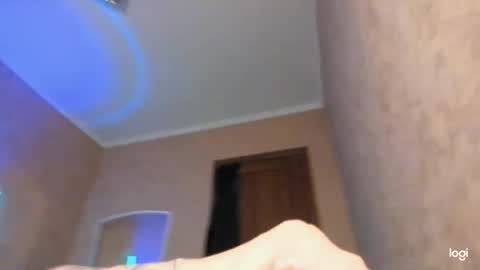  Start every day 2000 - 700 online show from 11.25.25