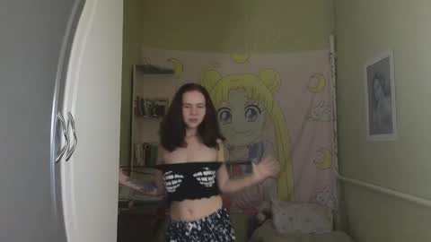 Snapshot of melania____ chatting on 10.27.25 Mila online show from 10.27.25