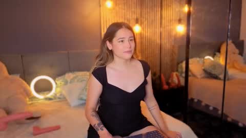 Melanie Baez online show from 10.15.25