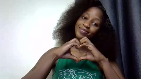 Snapshot of melanie_nay chatting on 10.02.25 melanie_nay online show from 10.02.25