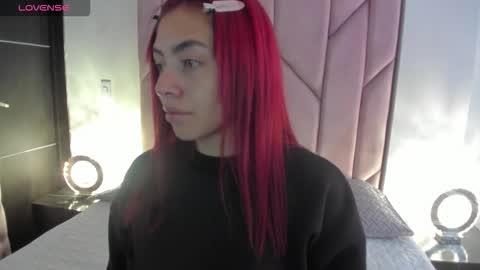 Snapshot of melanie_roux_ chatting on 11.02.25 Melanie roux online show from 11.02.25