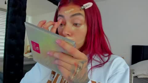 Melanie roux  online show from 04.14.26