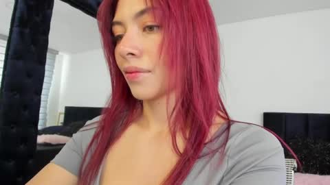 Snapshot of melanie_roux_ chatting on 04.20.26 Melanie roux online show from 04.20.26