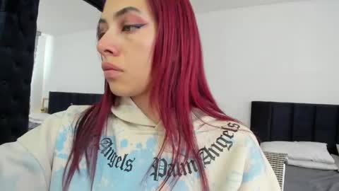 Snapshot of melanie_roux_ chatting on 04.23.26 Melanie roux online show from 04.23.26