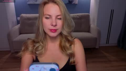 Snapshot of melaniebennett chatting on 05.08.26 Melanie Bennett online show from 05.08.26