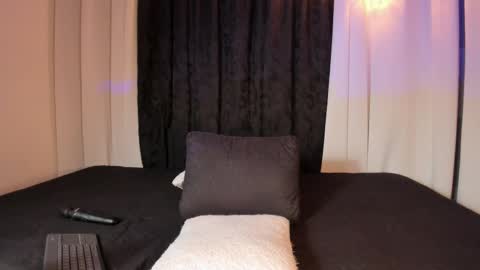  Melani  online show from 09.20.25