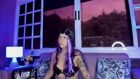 Melanie Roux online show from 10.25.25