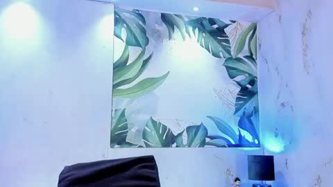 Melanie Roux online show from 04.16.26