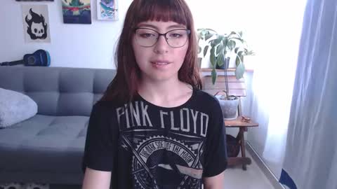 Snapshot of melanies_dream chatting on 02.12.26 Princess Consuela Banana Hammock online show from 02.12.26