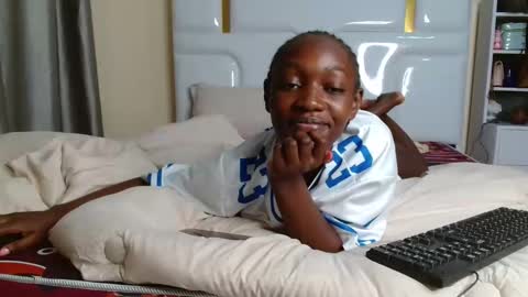 Snapshot of melaninqueen02 chatting on 02.17.26 ann online show from 02.17.26