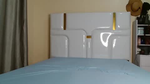 Snapshot of melaninqueen02 chatting on 02.18.26 ann online show from 02.18.26