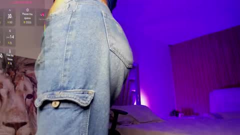 Snapshot of melanny_luv chatting on 11.02.25 MelanyLuv online show from 11.02.25