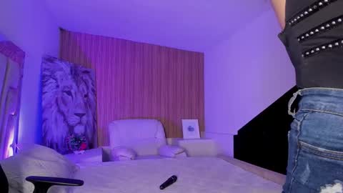 Snapshot of melanny_luv chatting on 11.05.25 MelanyLuv online show from 11.05.25