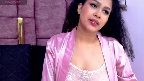 LAURA online show from 10.04.25