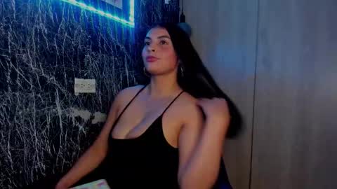 Snapshot of melany_ramirezz chatting on 11.07.25 Melany follower online show from 11.07.25