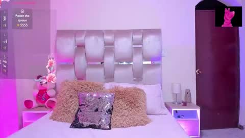 Snapshot of melanyshayk chatting on 10.19.25 Melany online show from 10.19.25