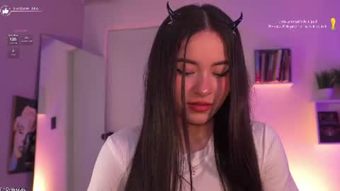 Snapshot of meliflua_a chatting on 06.26.26 Meli online show from 06.26.26