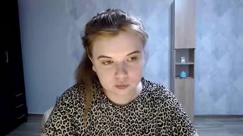 Snapshot of melina_beauty chatting on 09.20.25 Melina online show from 09.20.25