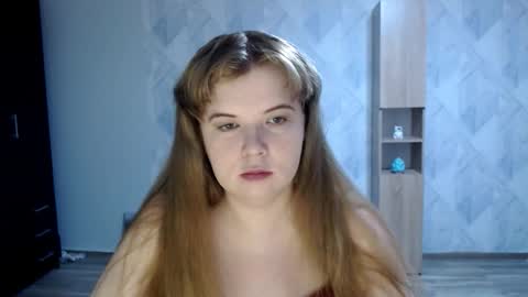 Snapshot of melina_beauty chatting on 09.21.25 Melina online show from 09.21.25