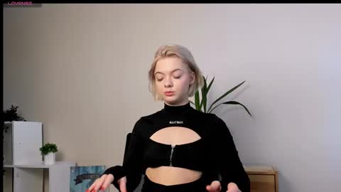 Snapshot of melinamonroe chatting on 10.07.25 My name is Melina online show from 10.07.25