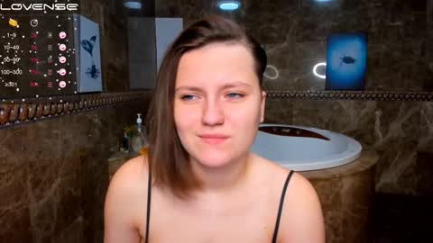 Snapshot of melindat chatting on 11.03.25 Melinda online show from 11.03.25