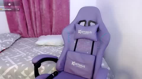 Snapshot of melinna706702 chatting on 10.08.25 melinna706702 online show from 10.08.25