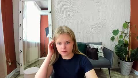 Sophia online show from 10.08.25